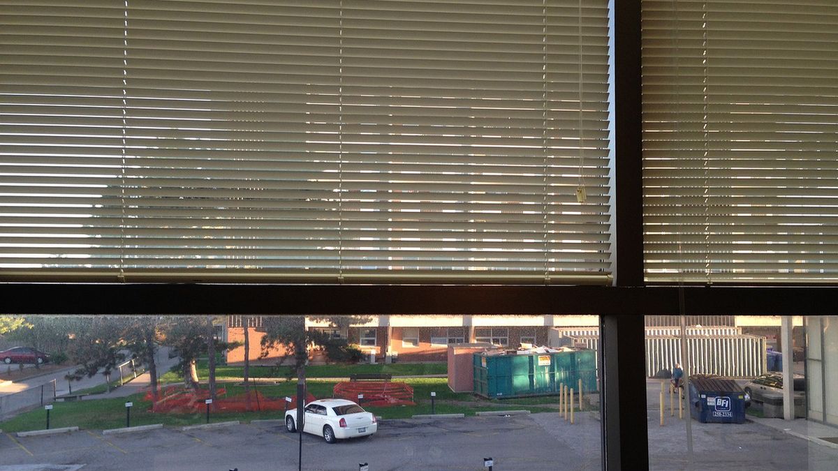 Mężczyzna od dwóch lat mieszka w samochodzie