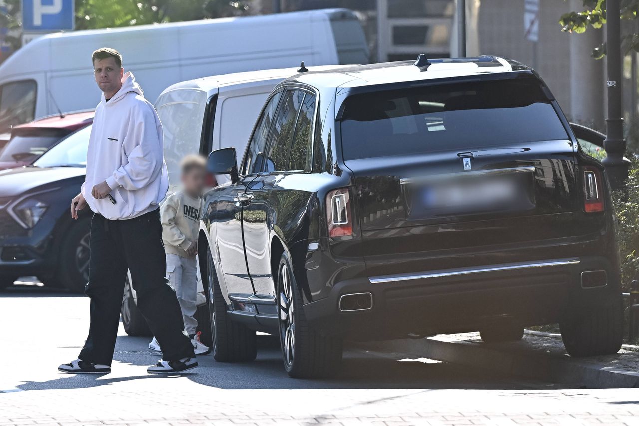 Szczęsny na zakupach z synem (fot. paparazzi)