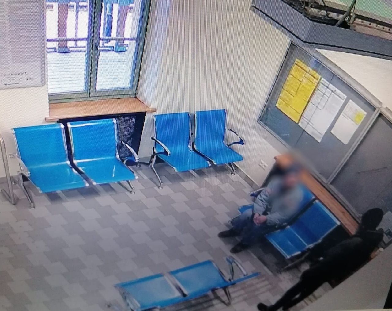 Senior zgłosił kradzież sporej sumy na dworcu. Kamera wszystko nagrała