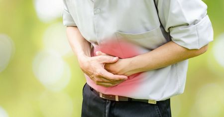 11 symptomów poważnych chorób jelita grubego