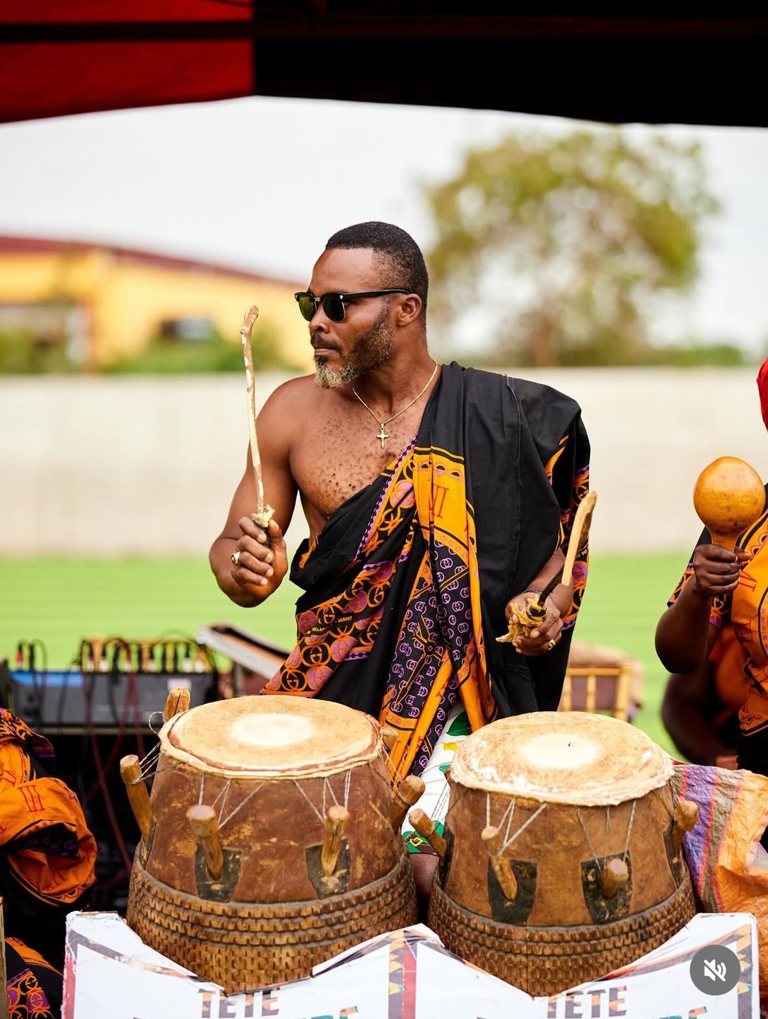 Omenaa Mensah upamiętniła ojca