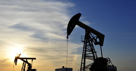 Przerwa w zwiększaniu wydobycia ropy. Reuters: jest porozumienie państw OPEC+