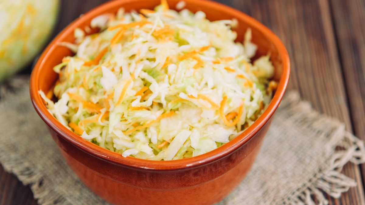 Surówka z cukinii smakuje lepiej niż zwykła mizeria