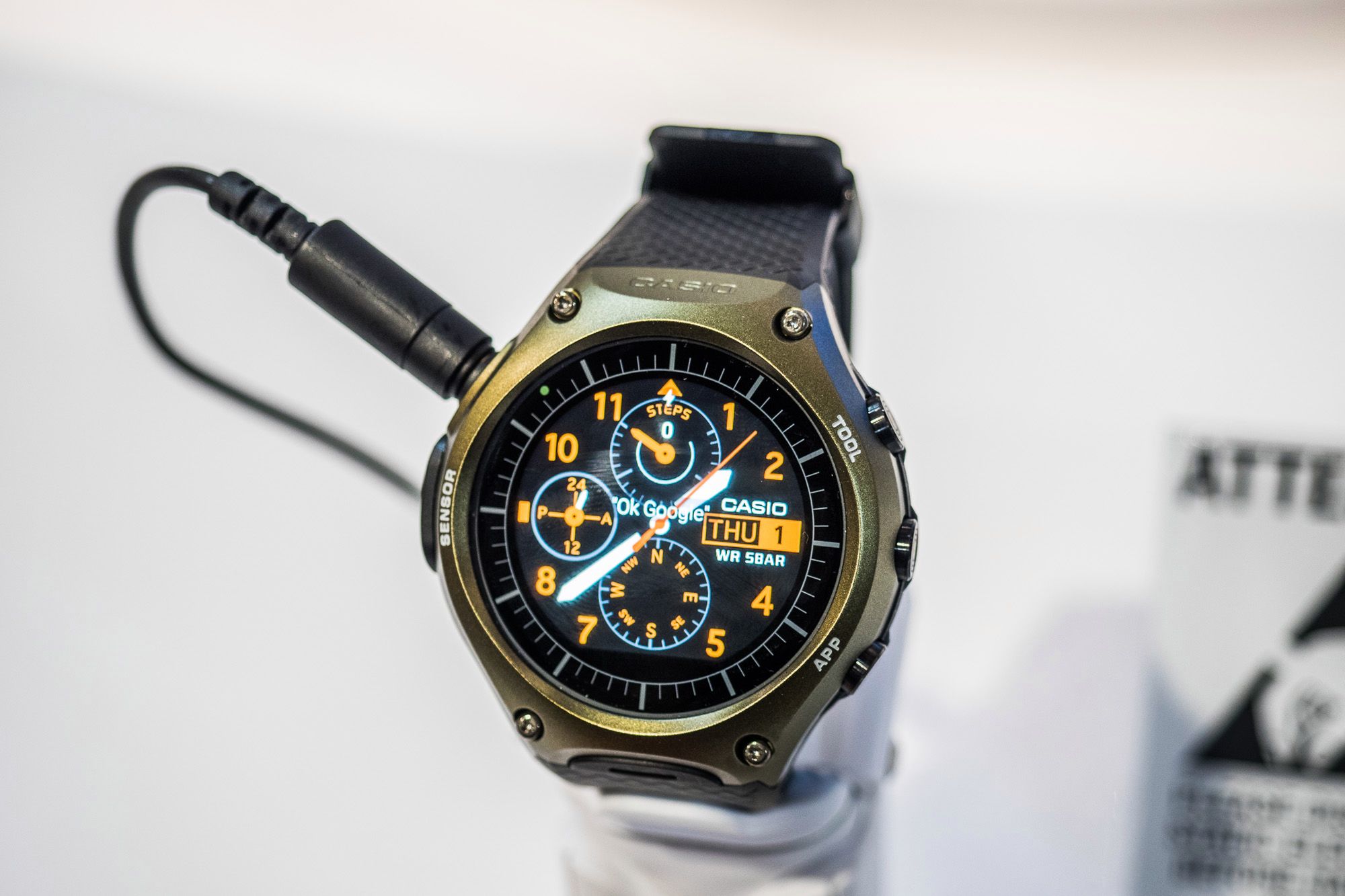 Casio Smart Outdoor Watch WSD-F10 - Android Wear i miesiąc pracy na jednym ładowaniu? Jest jednak haczyk 5