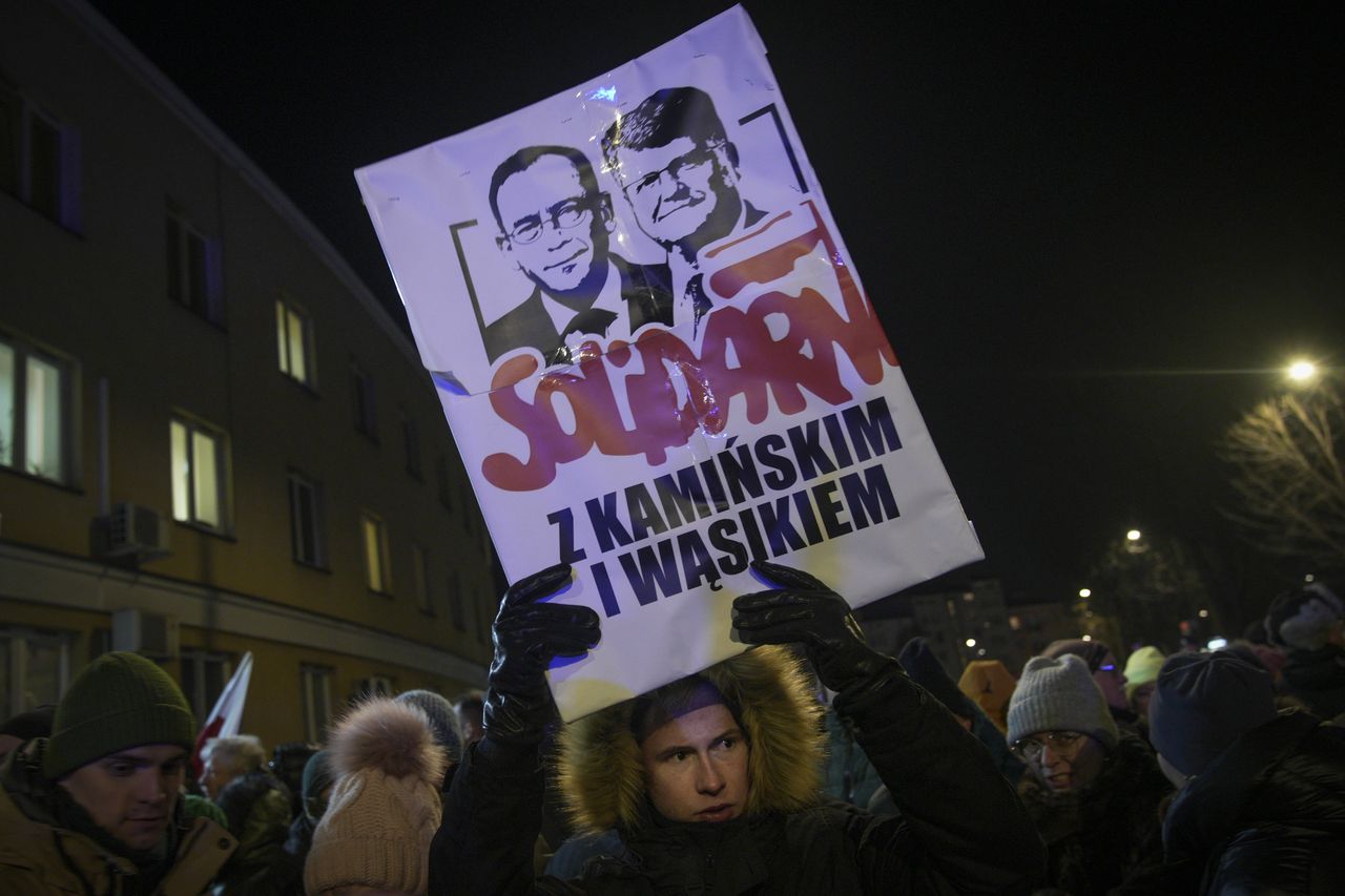 Nagły apel żon Wąsika i Kamińskiego. "Jutro po proteście"