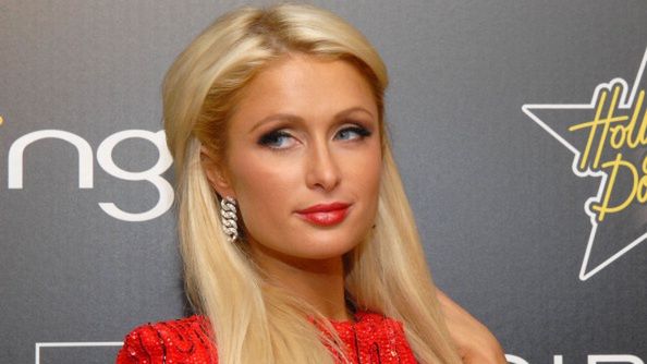 Paris Hilton ma kompleks stóp