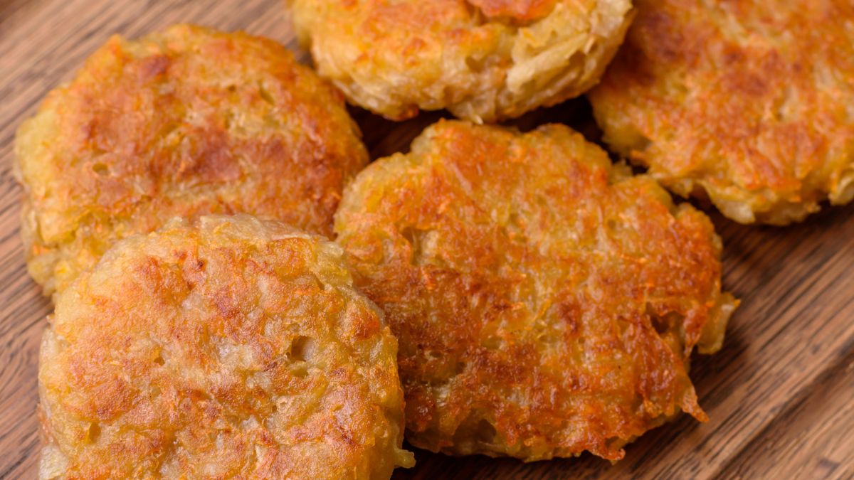 Placki z ciecierzycy są świetne na śniadanie, obiad i przekąskę