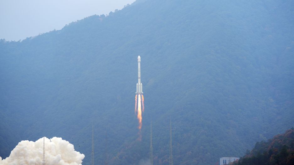 Wystrzelenie satelity. Zdjęcie ilustracyjne.