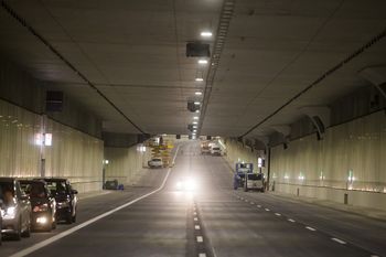 Tunele w Polsce. Jak bezpiecznie z nich korzystać? Czego nie wolno robić?