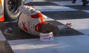 Kierowca NASCAR wyjawił stan zdrowia po absurdalnym wypadku