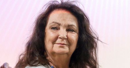 Anna Dymna brała ślub TRZY RAZY. Tak wspomina poznanie pierwszego męża: "Strzeliłam go w łeb, a on mi oddał i podbił oko"