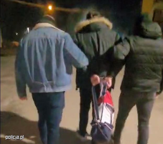 "Łowcy głów" z Małopolski namierzyli gwałciciela-gwiazdę – 48-letni fotograf ukrywał się w Toruniu