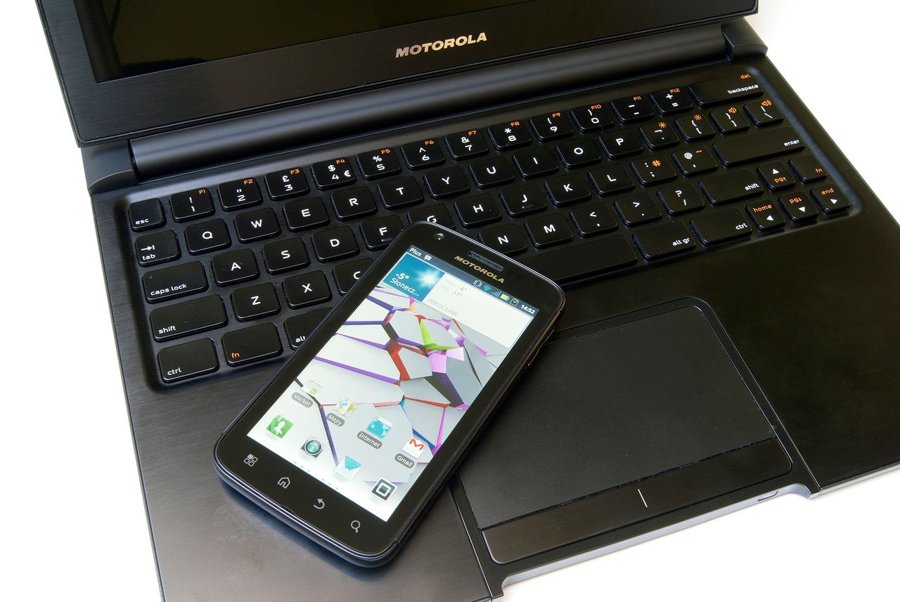 Motorola Atrix - smartfon dla gadżeciarzy [pierwsze wrażenia]