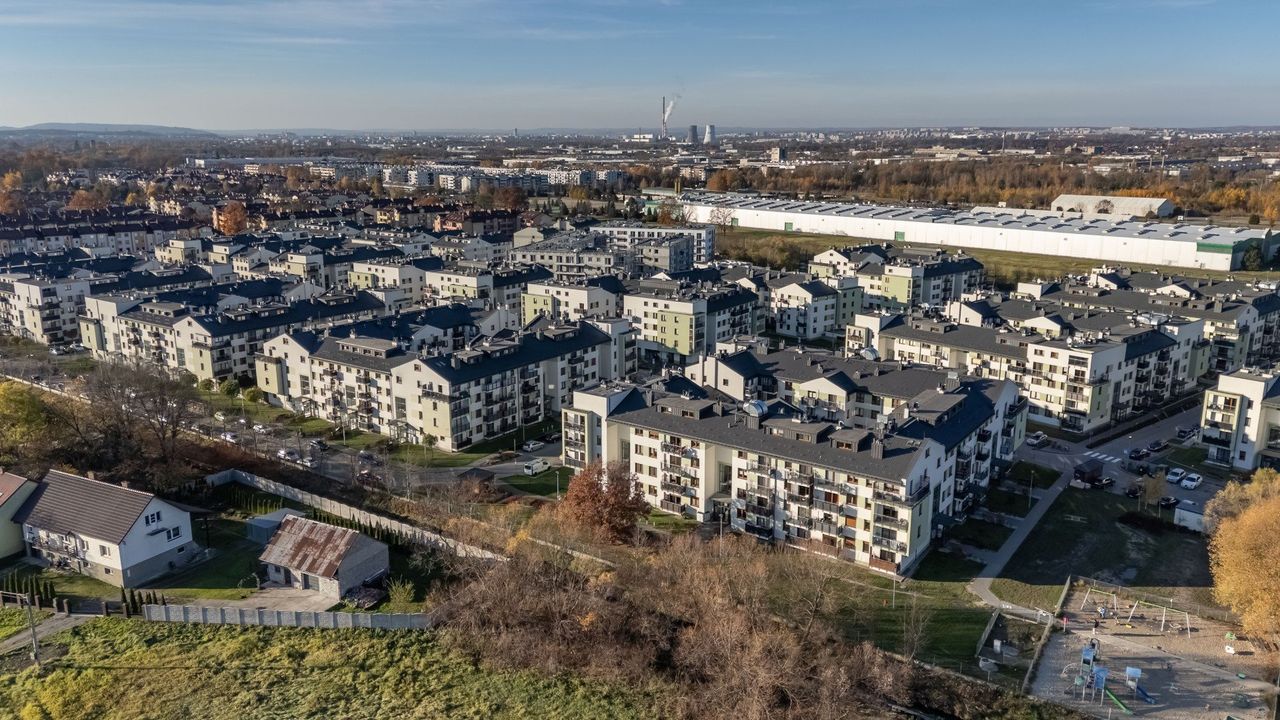 Kraków: Złocień rośnie, ale bez planu. Mieszkańcy mają dość