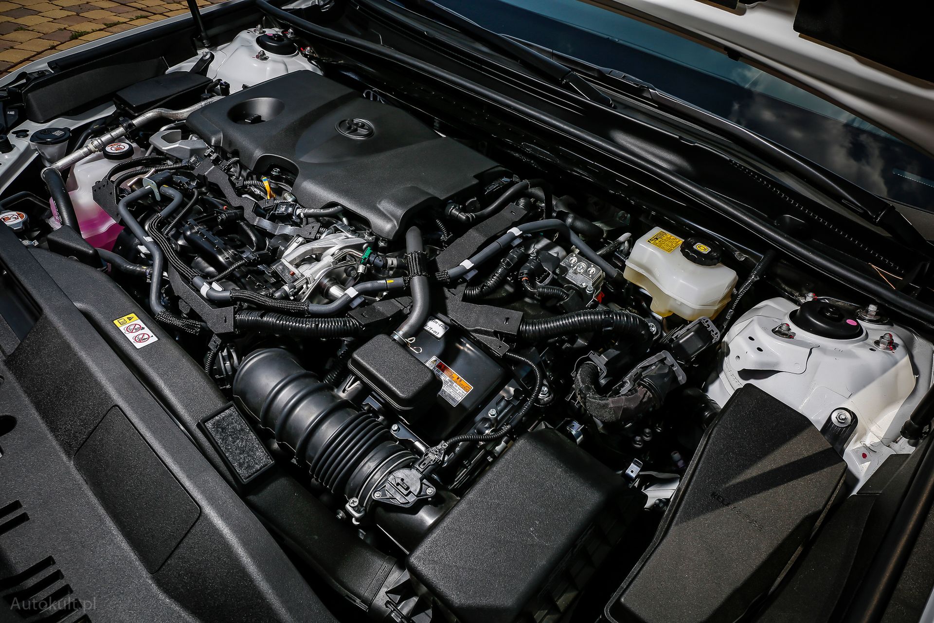 Hybrydowy układ napędowy nowej Toyoty Camry (fot. Toyota)