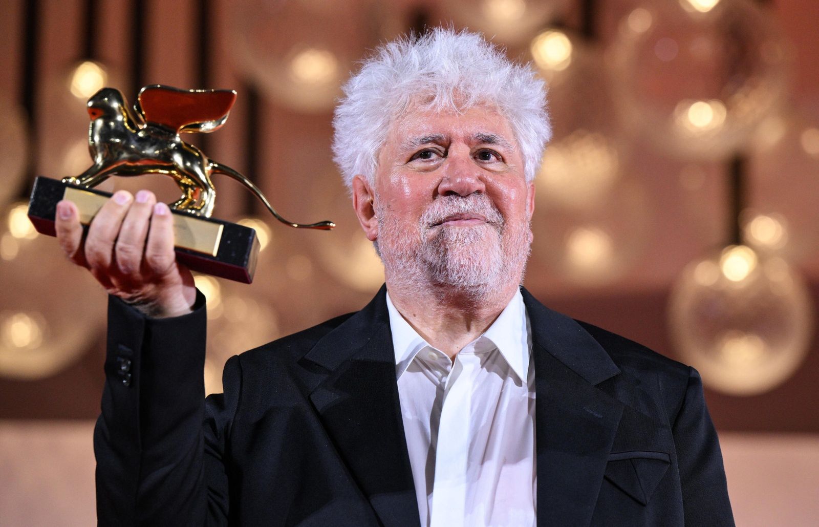 Pedro Almodovar ze Złotym Lwem w Wenecji. Znany ksiądz publikuje krytykę decyzji jury