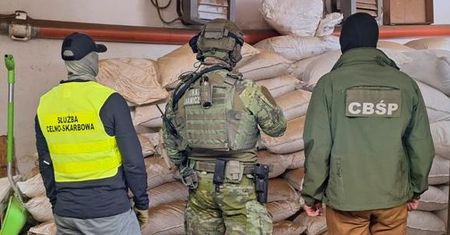 Poważny cios w przestępczość papierosową i akcyzową w okolicach Płocka