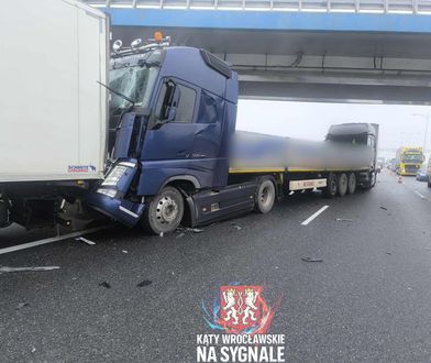 Wrocław. Karambol z udziałem czterech ciężarówek