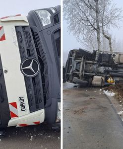 Stracił panowanie nad śmieciarką. Kierowca zakleszczony w kabinie