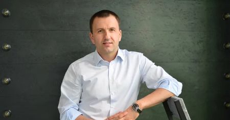 Awantura na pokładzie samolotu. Groził załodze "wysłaniem na wojnę"