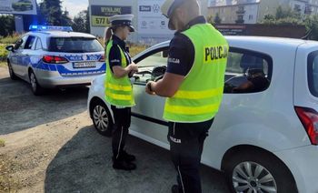 Każdy kierowca powinien znać odpowiedź. Inaczej dostanie mandat