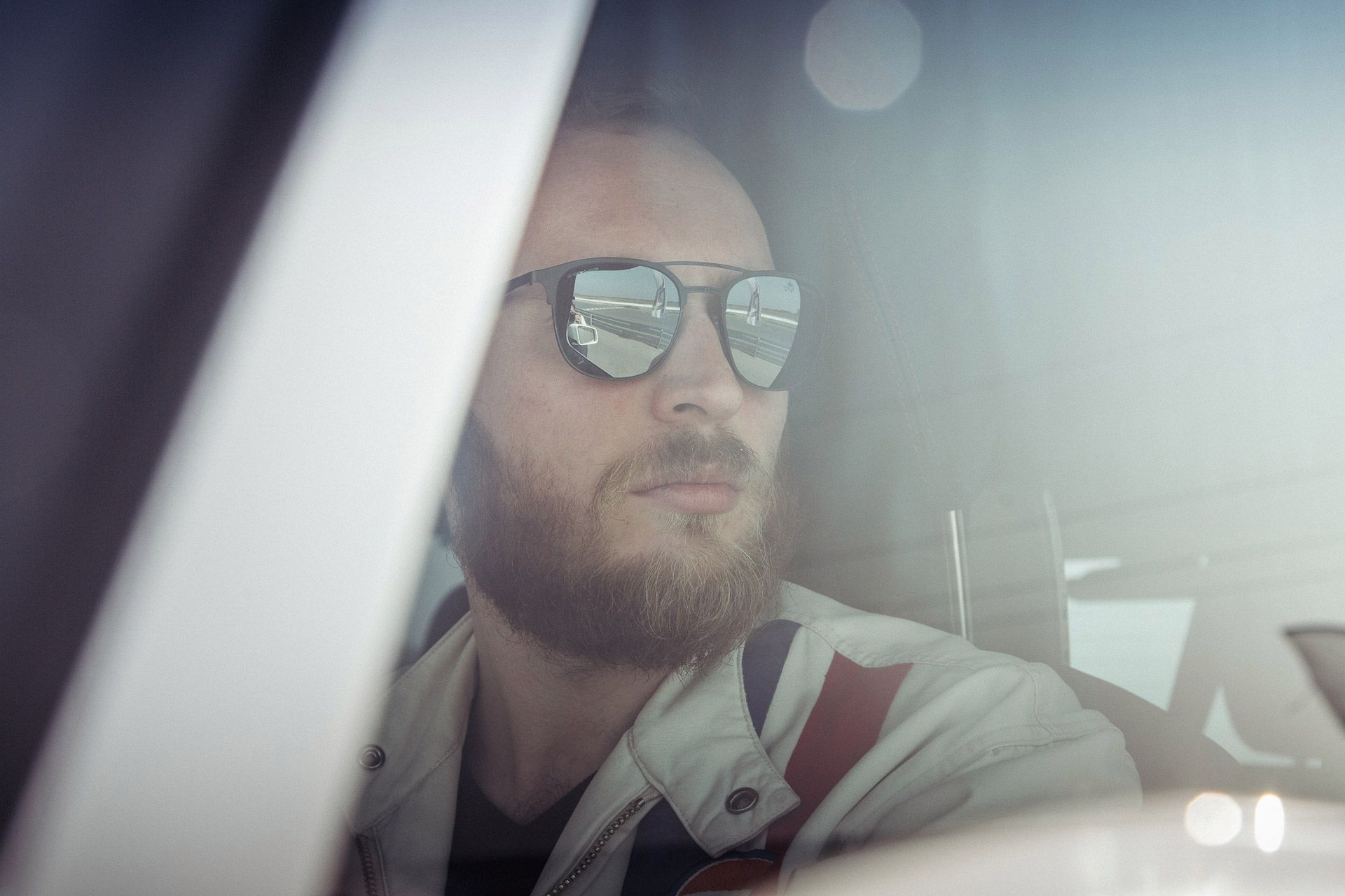 W ofercie Solano znajdziesz też tradycyjne okulary przeciwsłoneczne, z eliminującą oślepiające odblaski polaryzacją
