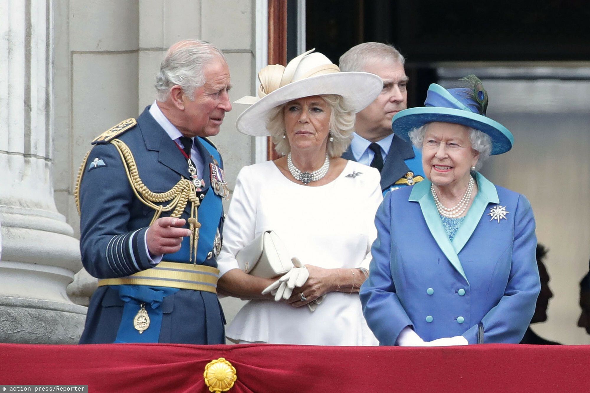 Książę Andrzej, Król Karol III, królowa małżonka Camilla, królowa Elżbieta II