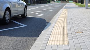 Remont ul. Słonecznej w Legnicy. Zakończył się pierwszy etap, zobacz, co zrobiono. Po świątecznej przerwie wznowiono dalsze prace