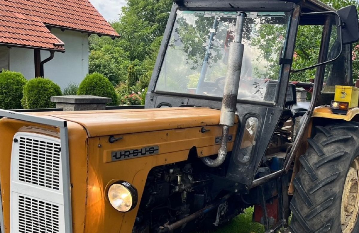 Szokujące zachowanie traktorzysty. W takim stanie wiózł 4-latka