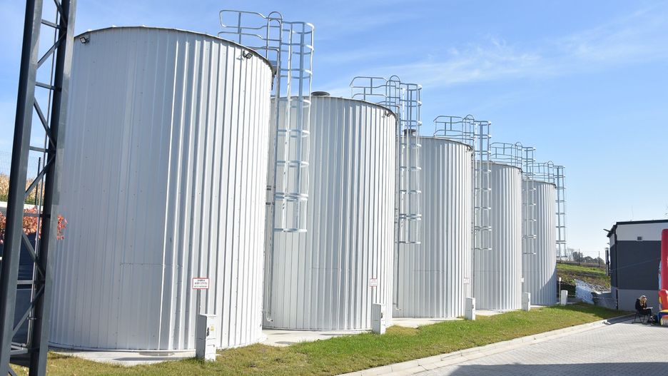 Nowa stacja uzdatniania wody w Proszowicach zapewnia jej lepszą jakość, ale pobiera dwa razy więcej energii niż stara