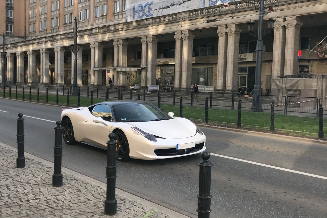 Jedno z czterech ferrari, które spotkałem jednego dnia.