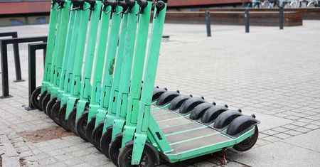 Niemcy wzięli się za hulajnogi elektryczne. Bundestag zaostrza przepisy