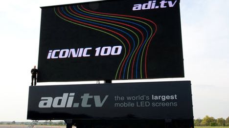 iCONIC 100 HD. Naprawdę duży LED 1