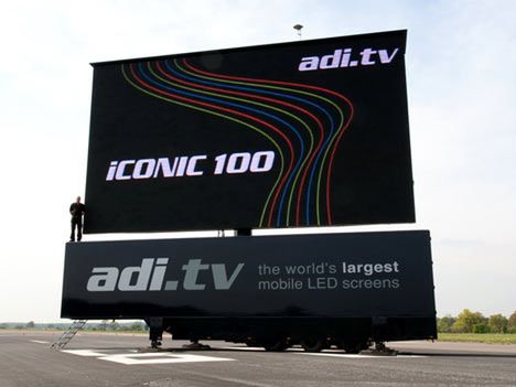 iCONIC 100 HD. Naprawdę duży LED