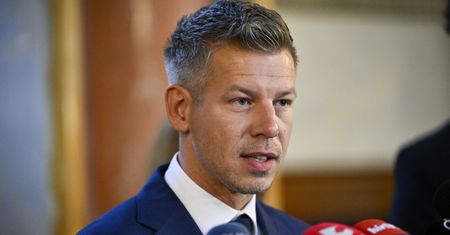Masowe niszczenie dokumentów na Węgrzech. Magyar alarmuje