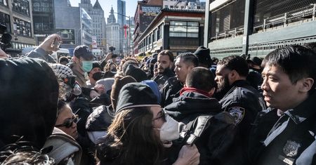 Protest w Nowym Jorku. Zablokowali agentów imigracyjnych w garażu