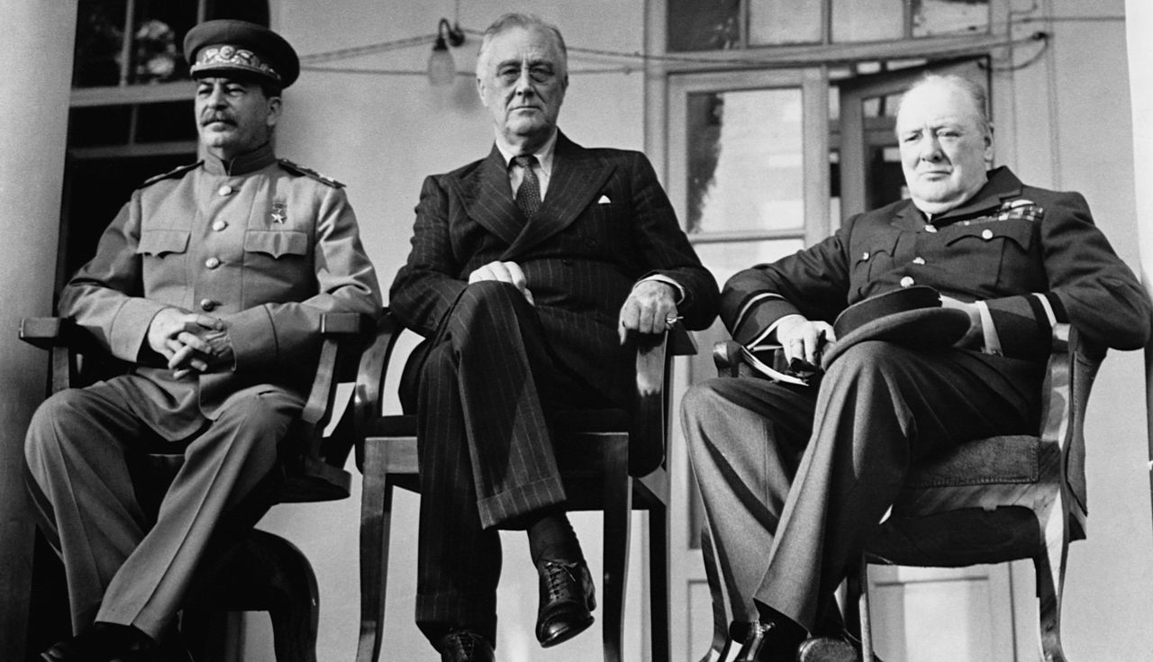 Historyczna konferencja teherańska z grudnia 1943 r. Od lewej: Józef Stalin, Franklin Roosevelt i Winston Churchill 