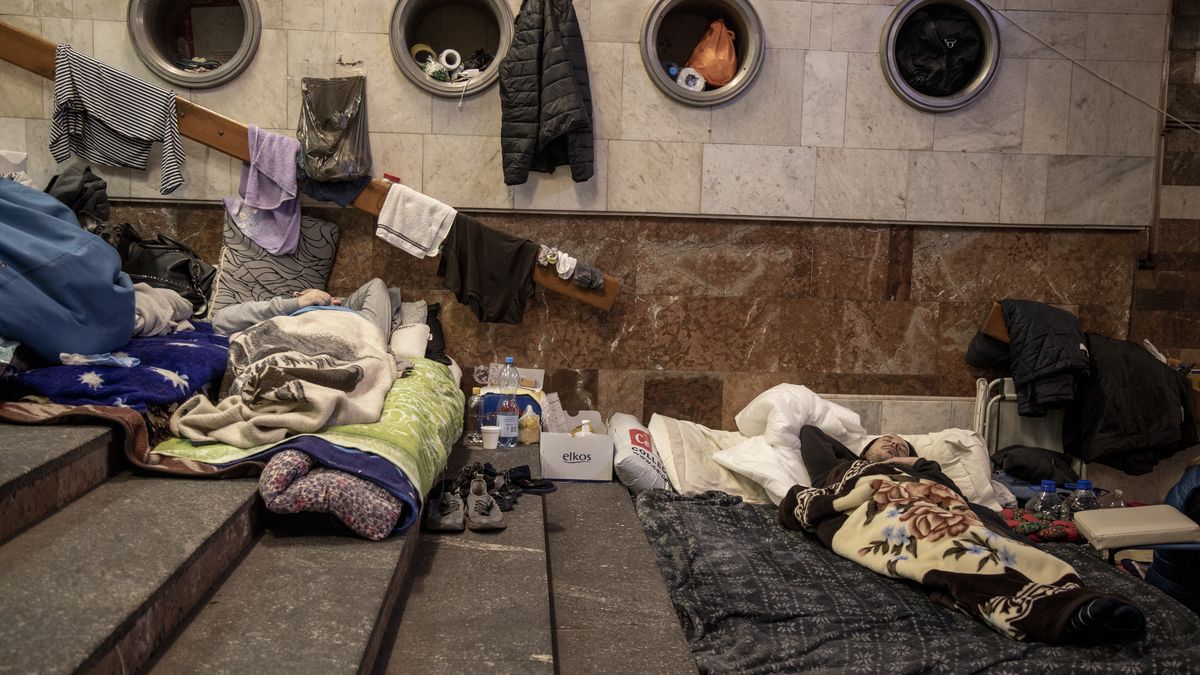 KHARKIV, UKRAINE, APRIL 25: Civilians are seen in a metro station used as bomb shelter in the Saltivka neighborhood of Kharkiv City, Ukraine, April 25, 2022. (Photo by Narciso Contreras/Anadolu Agency via Getty Images)