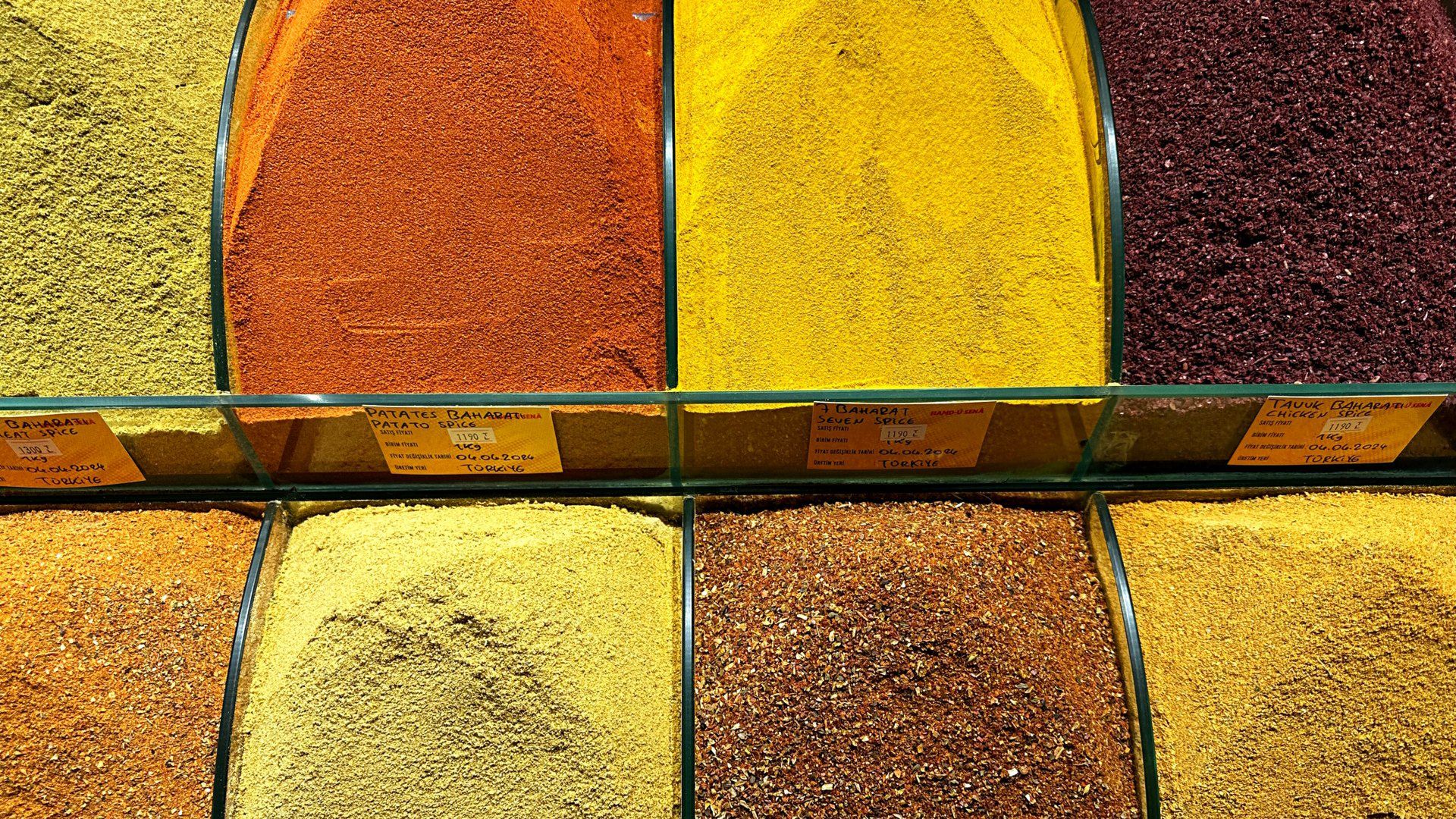 Domowe mieszanki przypraw to prosty sposób, by wzbogacić codzienną dietę i jednocześnie zadbać o zdrowie.