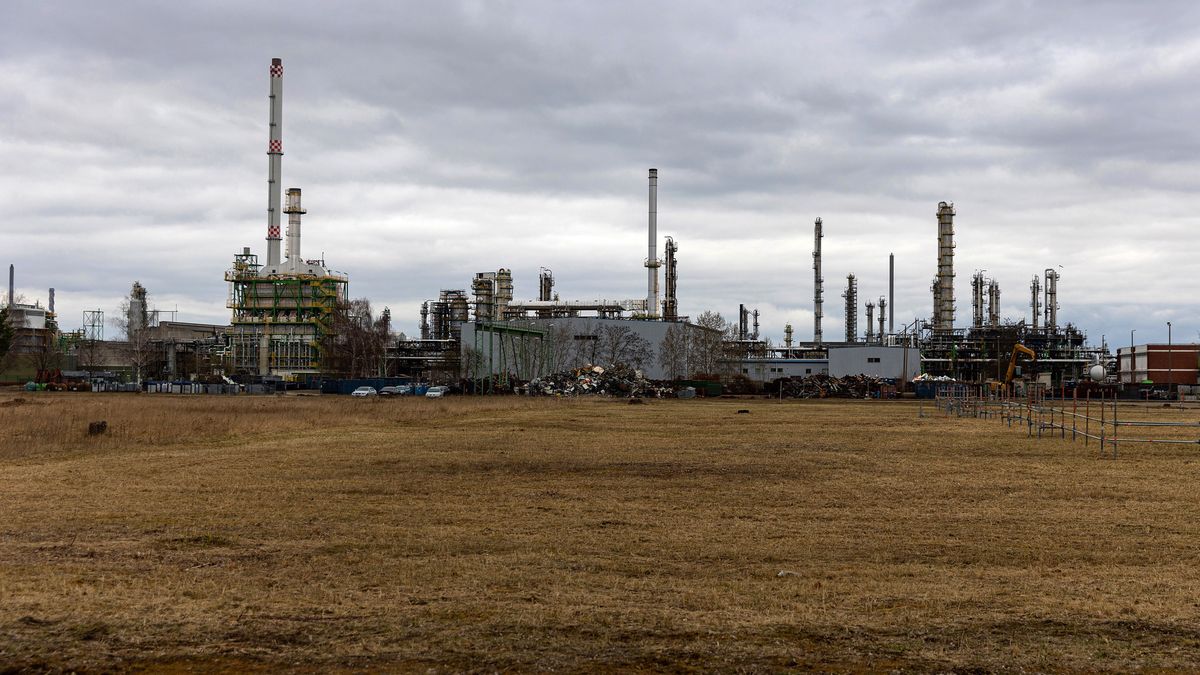The PCK Schwedt oil refinery, formerly owned by Rosneft PJSC and now controlled by the German government, in Schwedt, Germany, on Monday, March 20, 2023. Germany's economy will probably shrink in the first quarter of the year, according to the ZEW institute's gauge of expectations, as concerns over risks in the banking sector add to headwinds from inflation, even as the rate should decline "significantly", the Bundesbank said. Photographer: Krisztian Bocsi/Bloomberg via Getty Images