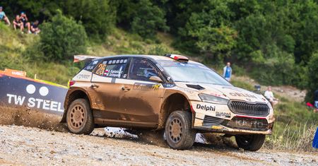 WRC: Rajd Akropolu pełen chaosu. Kajetanowicz z punktami