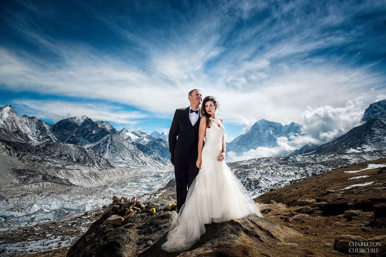 Młoda para wzięła ślub na Mount Evereście