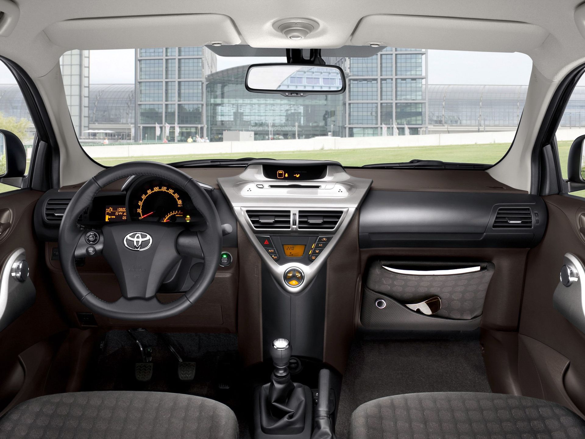 Toyota iQ