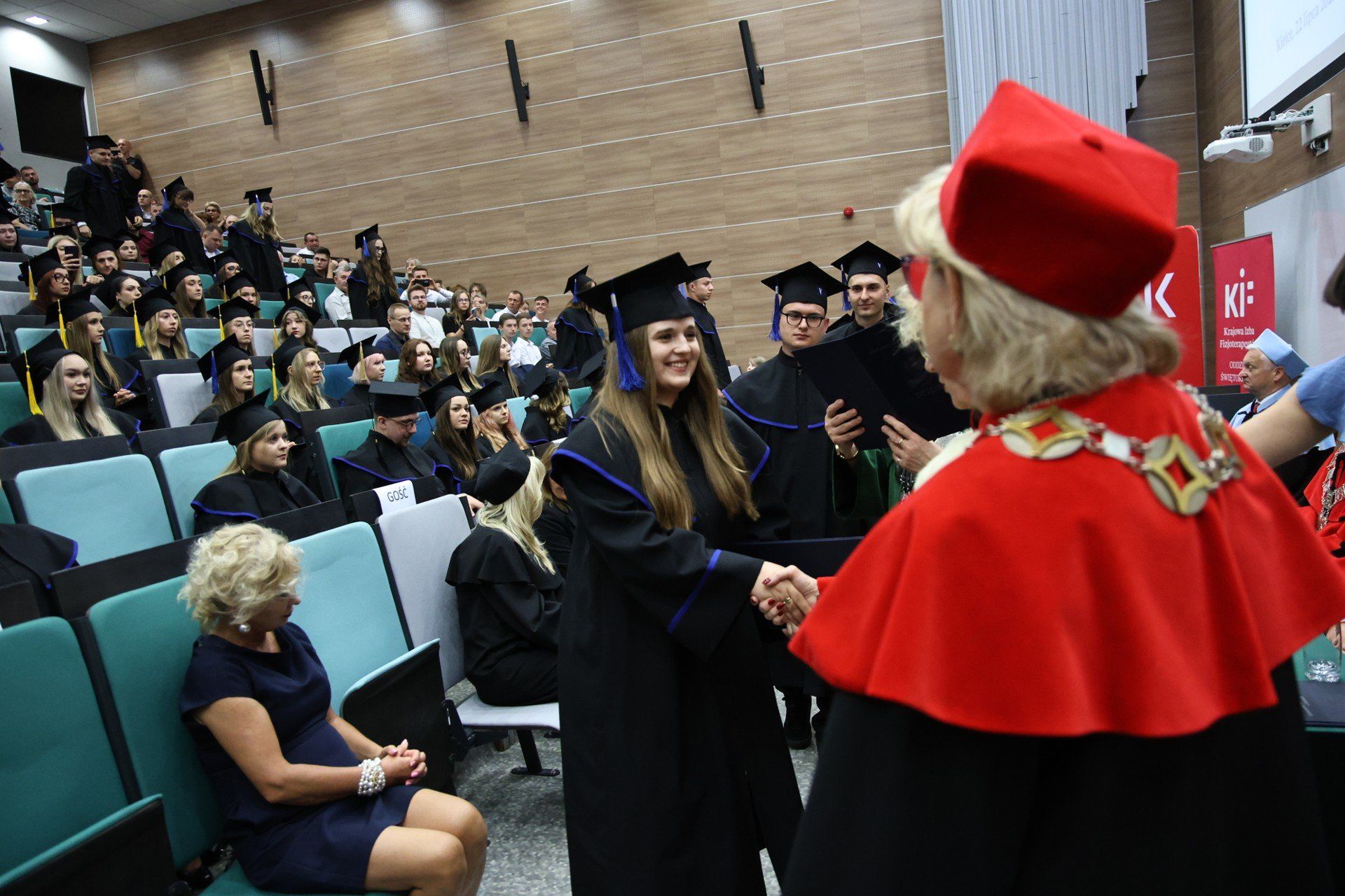 Mamy nowych absolwentów z Wydziału Nauk o Zdrowiu UJK