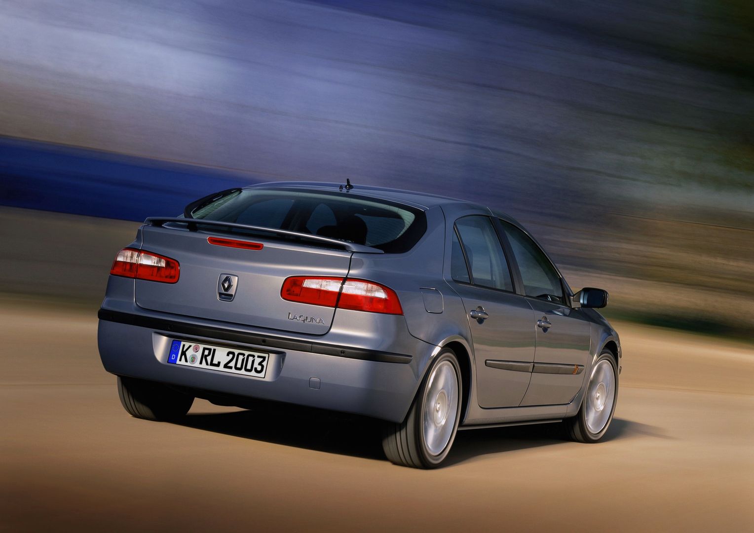 Renault Laguna ma trzy rodzaje 2-litrowych silników, w tym jeden