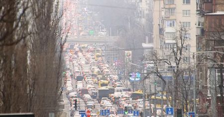 Paraliż na drogach w Kijowie. Tak wygląda główna ulica stolicy Ukrainy
