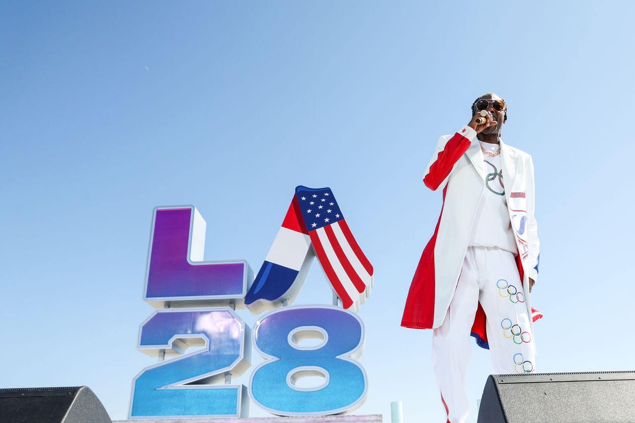 Snoop Dogg performed during the closing ceremony of the Paris Games. A beach concert was organized in Los Angeles.