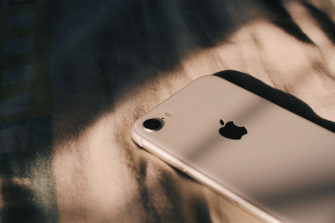 Apple pracuje ponoć nad tańszym iPhone'em. Ma być duchowym następcą iPhone'a SE