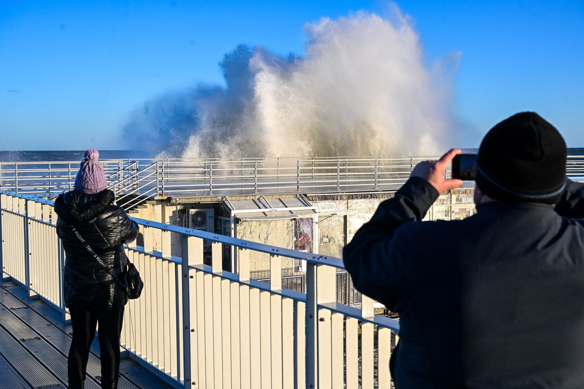 wiadomości,aktualności,WP Wiadomości Silny sztorm na Wybrzeżu. Uszkodzone zejścia na plaże