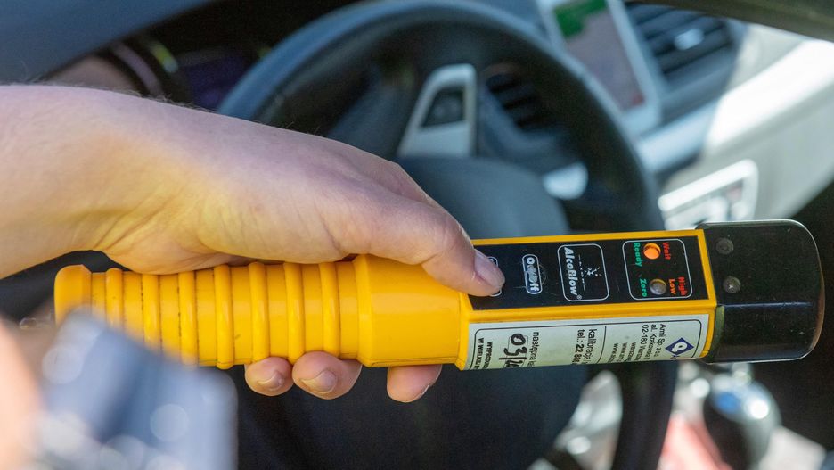 Warszawa. Nietrzeźwy kierowca rozbił wypożyczone auto